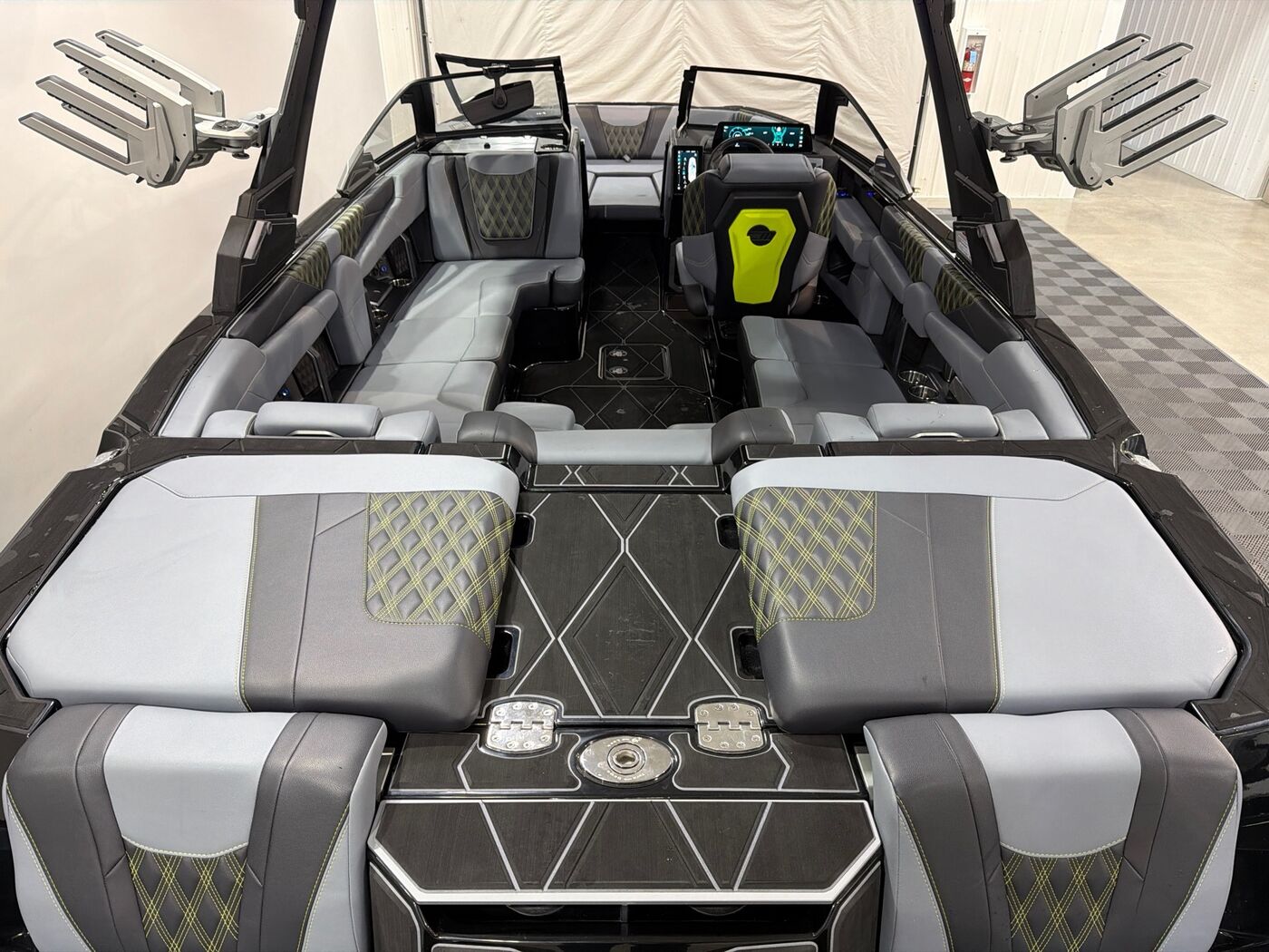2026 Malibu M230, Year 2026, Length 23ft - Hagadone Marine Group